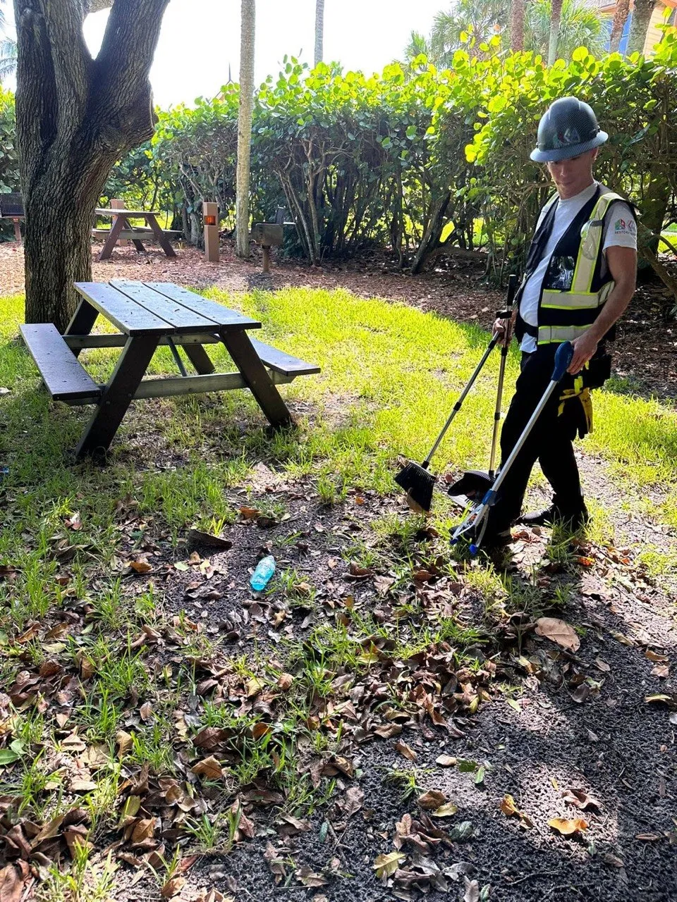 Commercial cleaning support in an outdoor common area